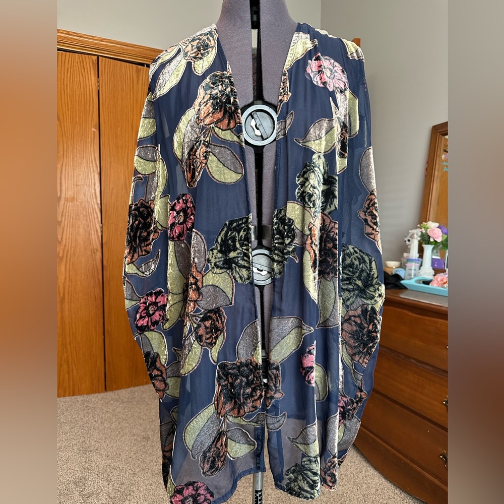 Le Lis Velvet and Sheer Floral Open Front Kimono